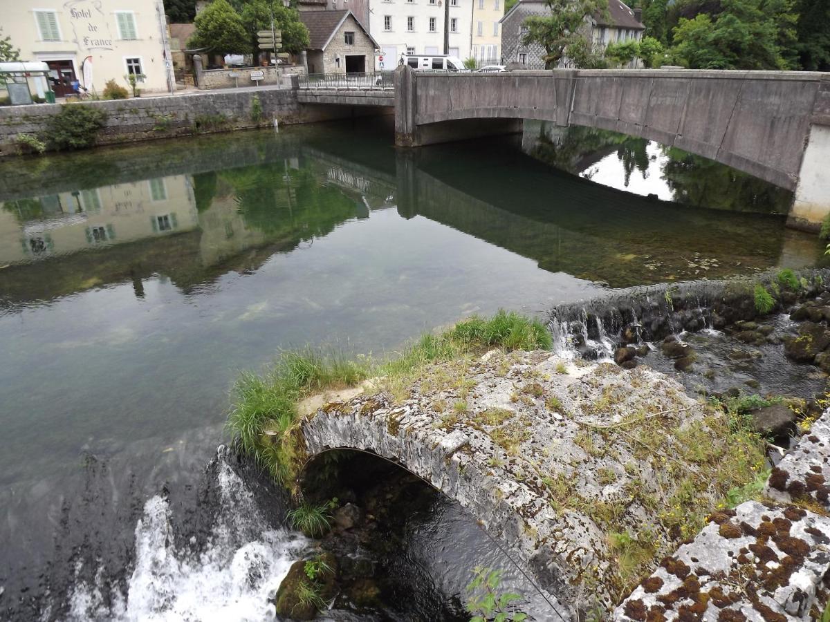 Gite La Petite Ecluse En Bord De Loue Lods Exterior foto